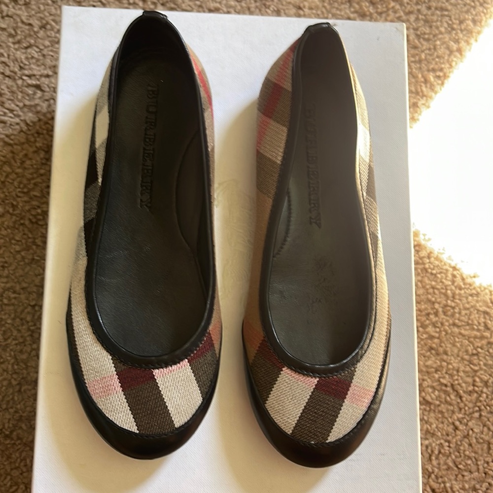 Burberry ballerina flats